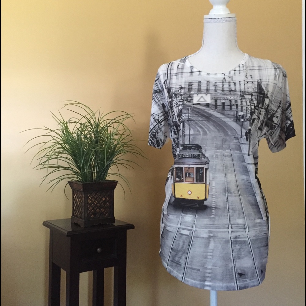 Graphic tee